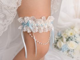 Lt. Ivory Venise Garter w/ Pearls & Ribbon Lt. Ivory Venise Garter w/ Pearls & Ribbon